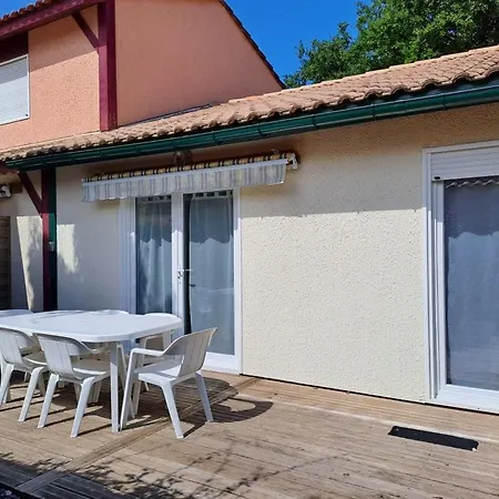 度假居 Pavillon, De 4 A 7 Couchages, Dans Superbe Avec Piscine *
